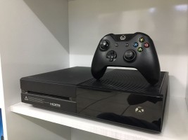 Microsoft Xbox One 500gb.